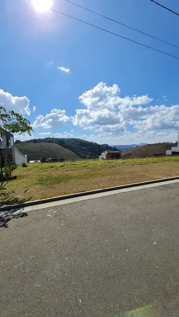 Foto 2 de Terreno / Lote à venda, 489m2 em Juiz De Fora - MG