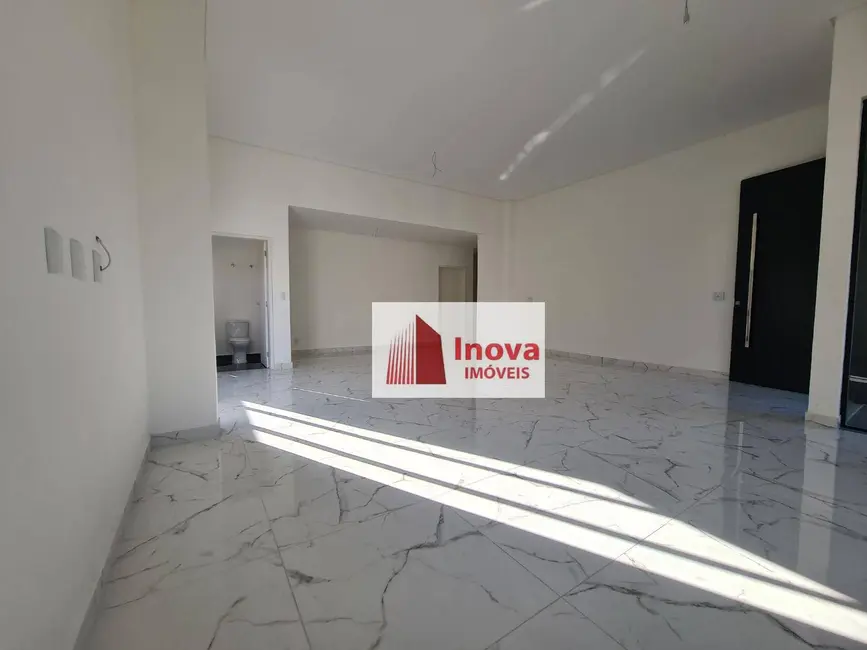 Foto 3 de Casa de Condomínio com 3 quartos à venda, 450m2 em Juiz De Fora - MG