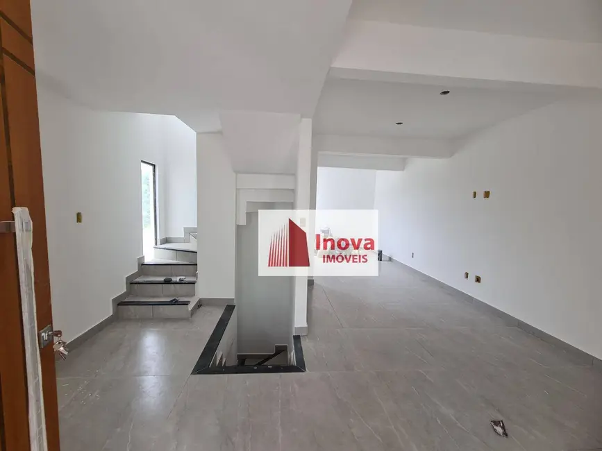 Foto 2 de Casa com 3 quartos à venda, 80m2 em Jóquei Clube, Juiz De Fora - MG