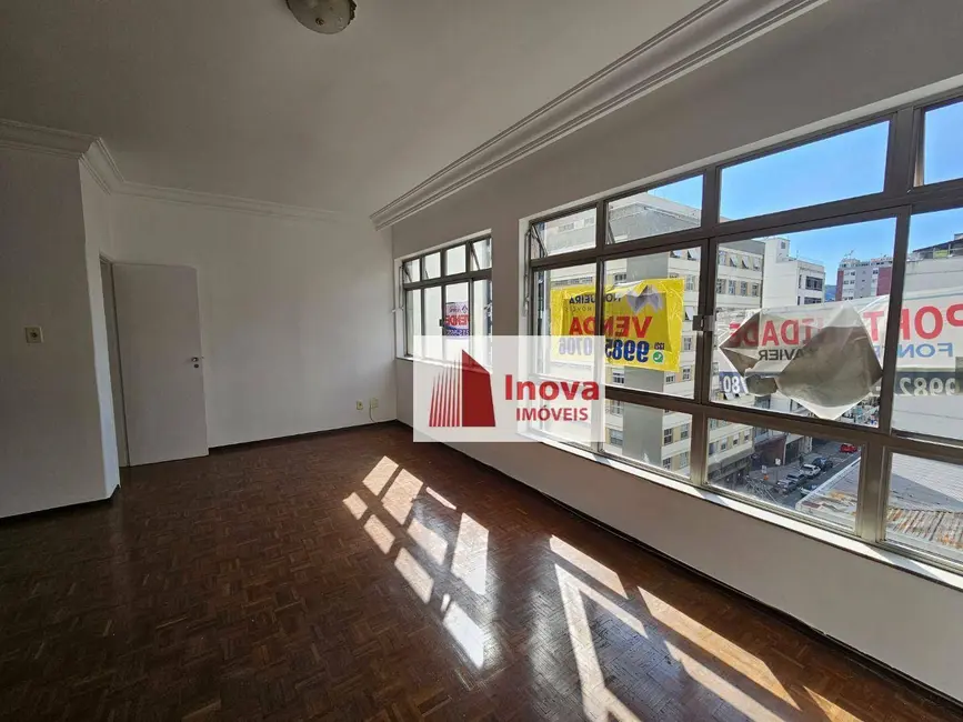 Apartamento com 4 quartos à venda, 220m2 em Centro, Juiz De Fora - MG - imagem 7 Foto 7 de Apartamento com 4 quartos à venda, 220m2 em Centro, Juiz De Fora - MG