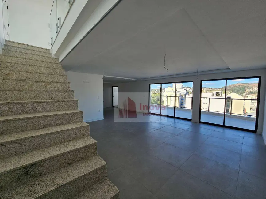 Cobertura com 4 quartos à venda, 290m2 em Santa Helena, Juiz De Fora - MG - imagem 6 Foto 6 de Cobertura com 4 quartos à venda, 290m2 em Santa Helena, Juiz De Fora - MG