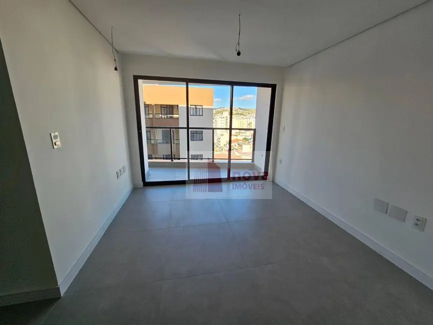 Apartamento com 3 quartos à venda, 120m2 em Santa Helena, Juiz De Fora - MG - imagem 8 Foto 8 de Apartamento com 3 quartos à venda, 120m2 em Santa Helena, Juiz De Fora - MG