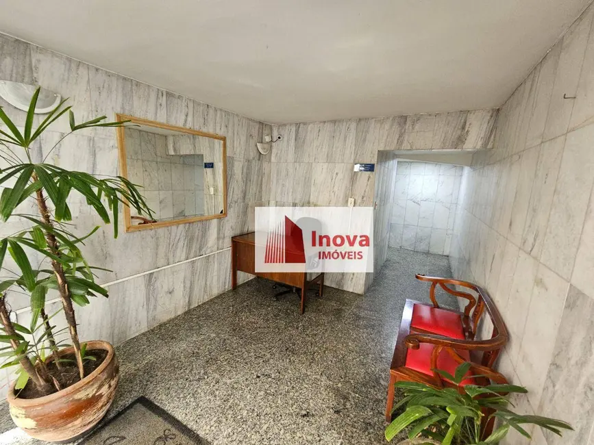 Foto 2 de Apartamento com 2 quartos à venda, 60m2 em Centro, Juiz De Fora - MG