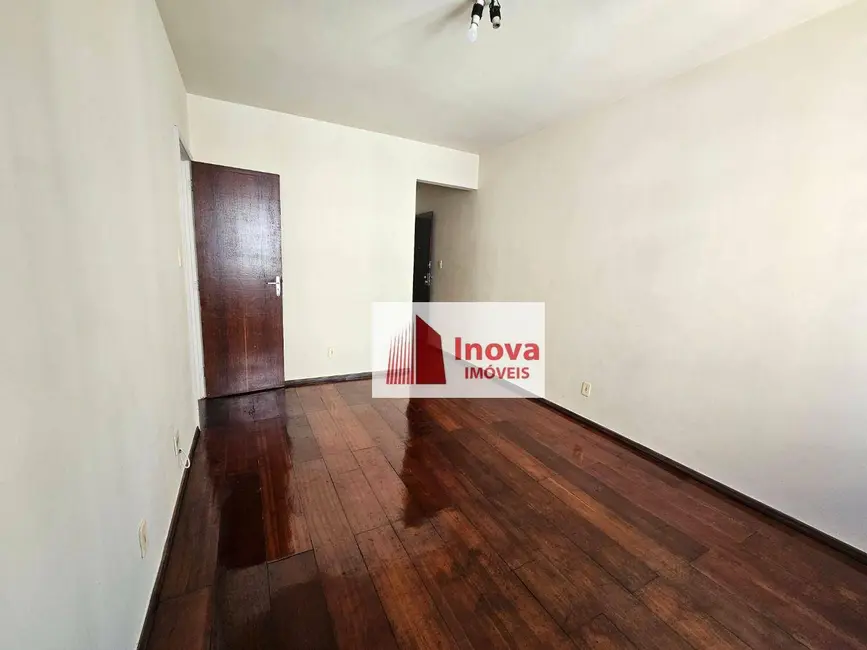 Apartamento com 2 quartos à venda, 60m2 em Centro, Juiz De Fora - MG - imagem 5 Foto 5 de Apartamento com 2 quartos à venda, 60m2 em Centro, Juiz De Fora - MG
