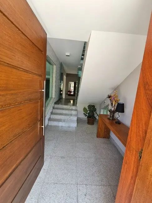 Foto 2 de Casa de Condomínio com 4 quartos à venda, 511m2 em São Pedro, Juiz De Fora - MG