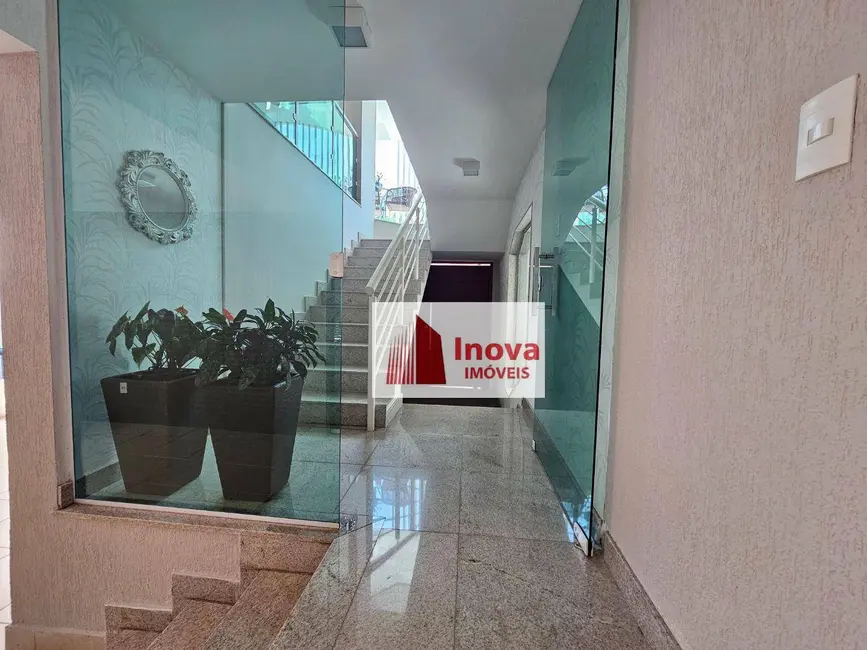 Foto 6 de Casa de Condomínio com 4 quartos à venda, 511m2 em São Pedro, Juiz De Fora - MG