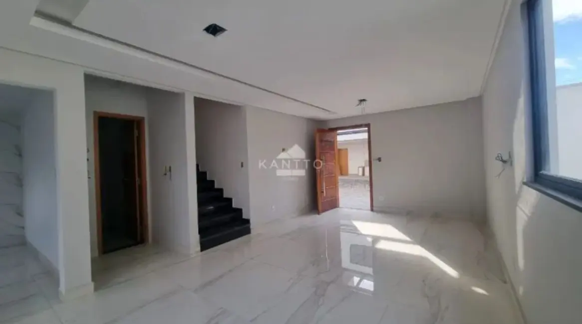Foto 2 de Casa de Condomínio com 3 quartos à venda, 180m2 em Parque Jardim da Serra, Juiz De Fora - MG