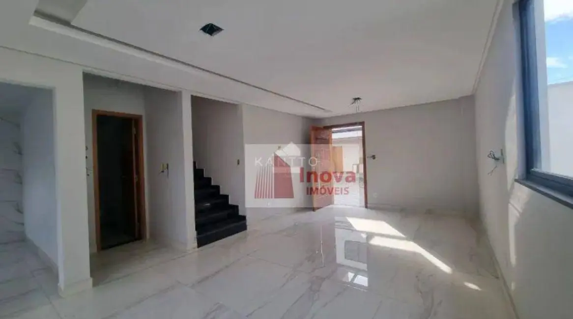 Foto 2 de Casa de Condomínio com 3 quartos à venda, 180m2 em Parque Jardim da Serra, Juiz De Fora - MG
