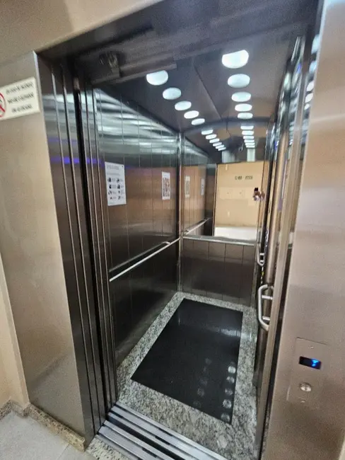 Foto 3 de Apartamento com 2 quartos à venda, 100m2 em Centro, Juiz De Fora - MG