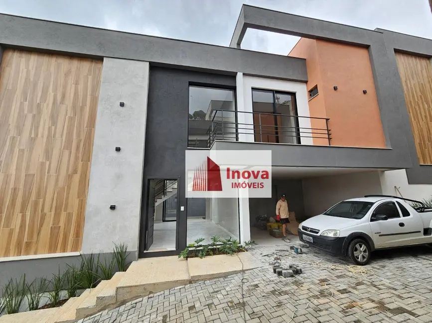 Foto 2 de Casa de Condomínio com 3 quartos à venda, 150m2 em Parque Jardim da Serra, Juiz De Fora - MG