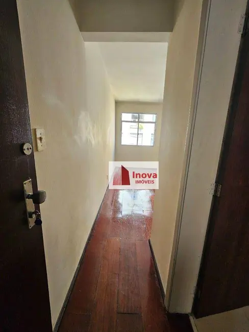 Apartamento com 2 quartos para alugar, 60m2 em Centro, Juiz De Fora - MG - imagem 3 Foto 3 de Apartamento com 2 quartos para alugar, 60m2 em Centro, Juiz De Fora - MG