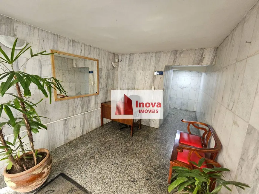 Foto 2 de Apartamento com 2 quartos para alugar, 60m2 em Centro, Juiz De Fora - MG