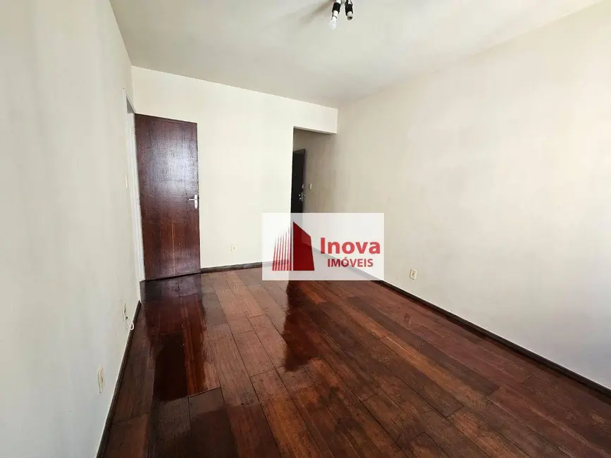Apartamento com 2 quartos para alugar, 60m2 em Centro, Juiz De Fora - MG - imagem 5 Foto 5 de Apartamento com 2 quartos para alugar, 60m2 em Centro, Juiz De Fora - MG