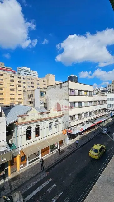 Apartamento com 3 quartos à venda, 70m2 em Centro, Juiz De Fora - MG - imagem 9 Foto 9 de Apartamento com 3 quartos à venda, 70m2 em Centro, Juiz De Fora - MG
