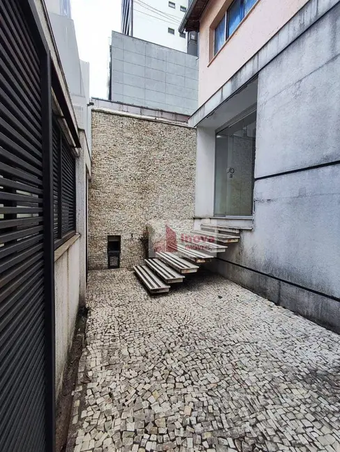 Casa de Condomínio com 3 quartos para alugar, 300m2 em São Mateus, Juiz De Fora - MG - imagem 4 Foto 4 de Casa de Condomínio com 3 quartos para alugar, 300m2 em São Mateus, Juiz De Fora - MG