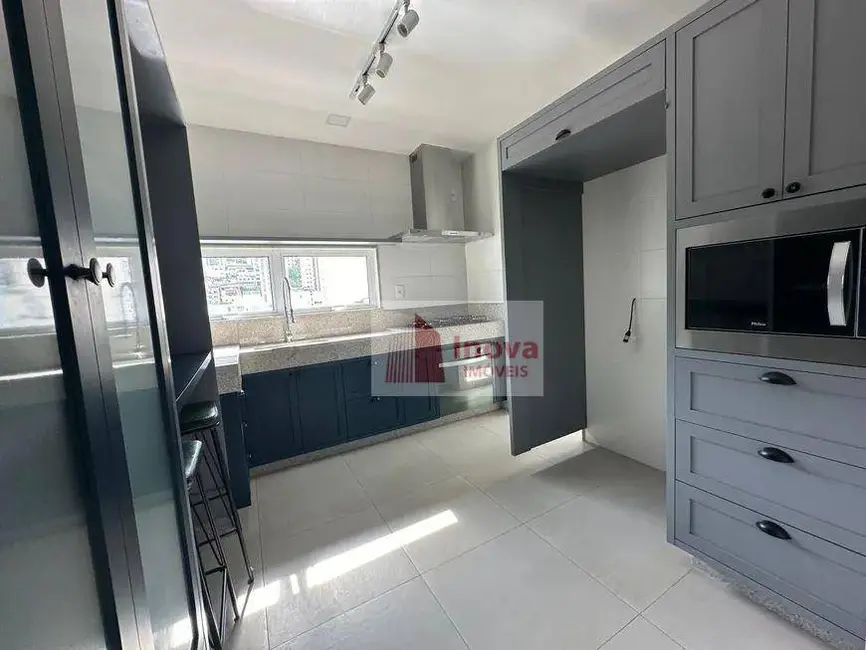 Apartamento com 4 quartos à venda, 200m2 em Centro, Juiz De Fora - MG - imagem 9 Foto 9 de Apartamento com 4 quartos à venda, 200m2 em Centro, Juiz De Fora - MG