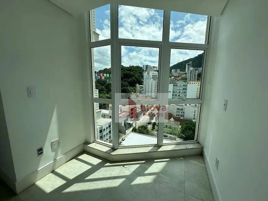 Apartamento com 4 quartos à venda, 200m2 em Centro, Juiz De Fora - MG - imagem 7 Foto 7 de Apartamento com 4 quartos à venda, 200m2 em Centro, Juiz De Fora - MG