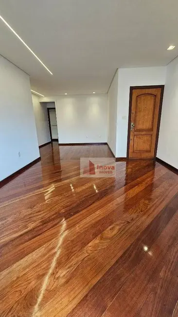 Apartamento com 3 quartos à venda, 160m2 em Santa Helena, Juiz De Fora - MG - imagem 9 Foto 9 de Apartamento com 3 quartos à venda, 160m2 em Santa Helena, Juiz De Fora - MG