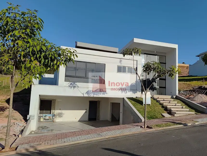 Casa de Condomínio com 3 quartos à venda, 300m2 em Salvaterra, Juiz De Fora - MG - imagem 4 Foto 4 de Casa de Condomínio com 3 quartos à venda, 300m2 em Salvaterra, Juiz De Fora - MG