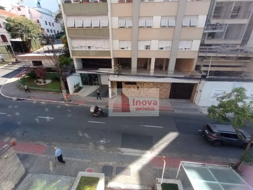 Apartamento com 3 quartos à venda, 120m2 em Centro, Juiz De Fora - MG - imagem 7 Foto 7 de Apartamento com 3 quartos à venda, 120m2 em Centro, Juiz De Fora - MG