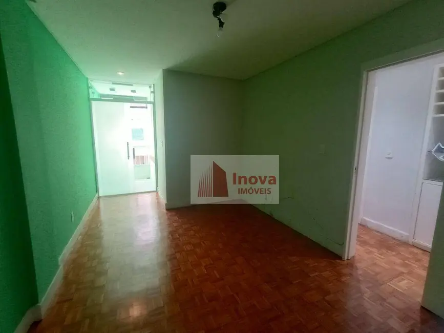 Apartamento com 3 quartos à venda, 120m2 em Centro, Juiz De Fora - MG - imagem 4 Foto 4 de Apartamento com 3 quartos à venda, 120m2 em Centro, Juiz De Fora - MG