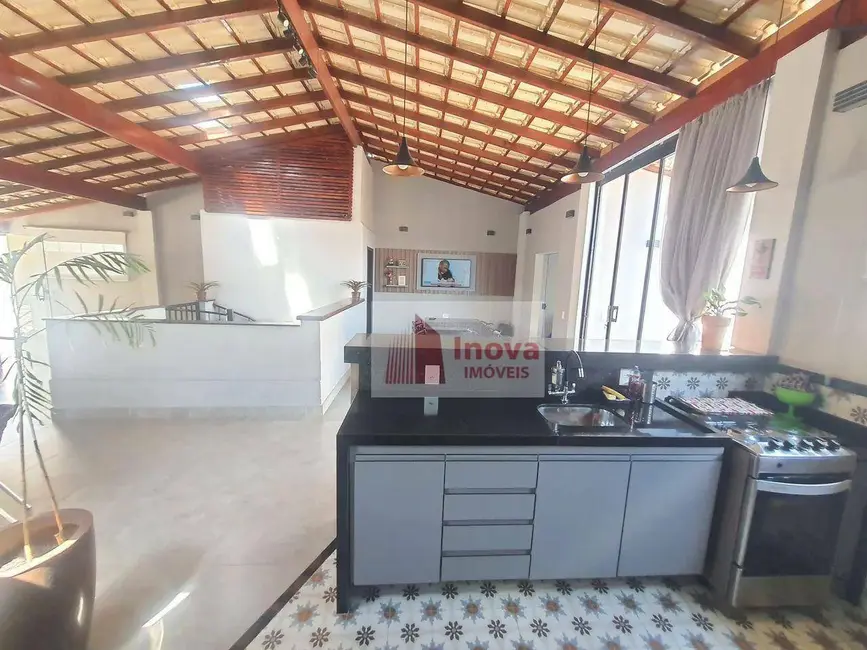 Foto 4 de Casa com 4 quartos à venda, 350m2 em São Pedro, Juiz De Fora - MG