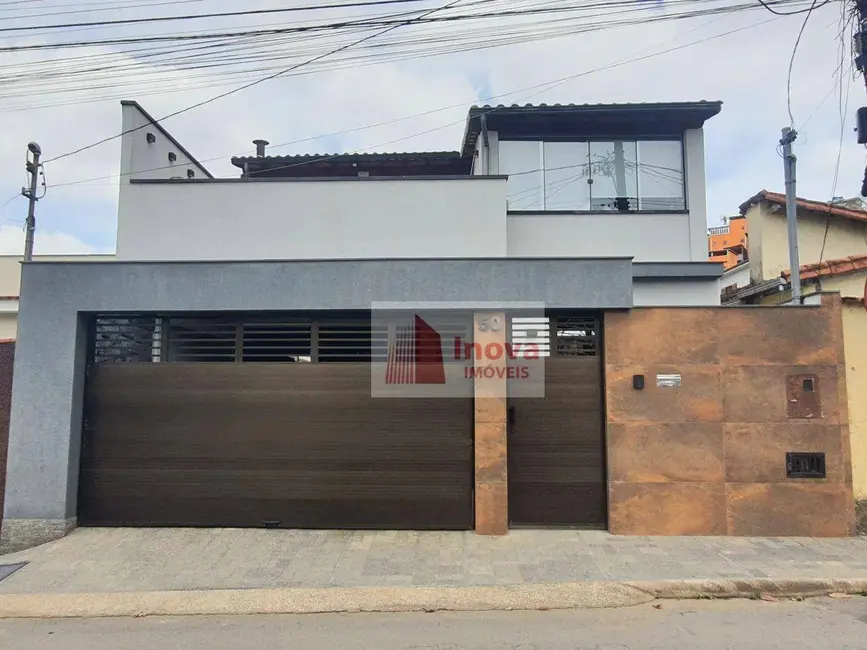 Foto 1 de Casa com 4 quartos à venda, 350m2 em São Pedro, Juiz De Fora - MG