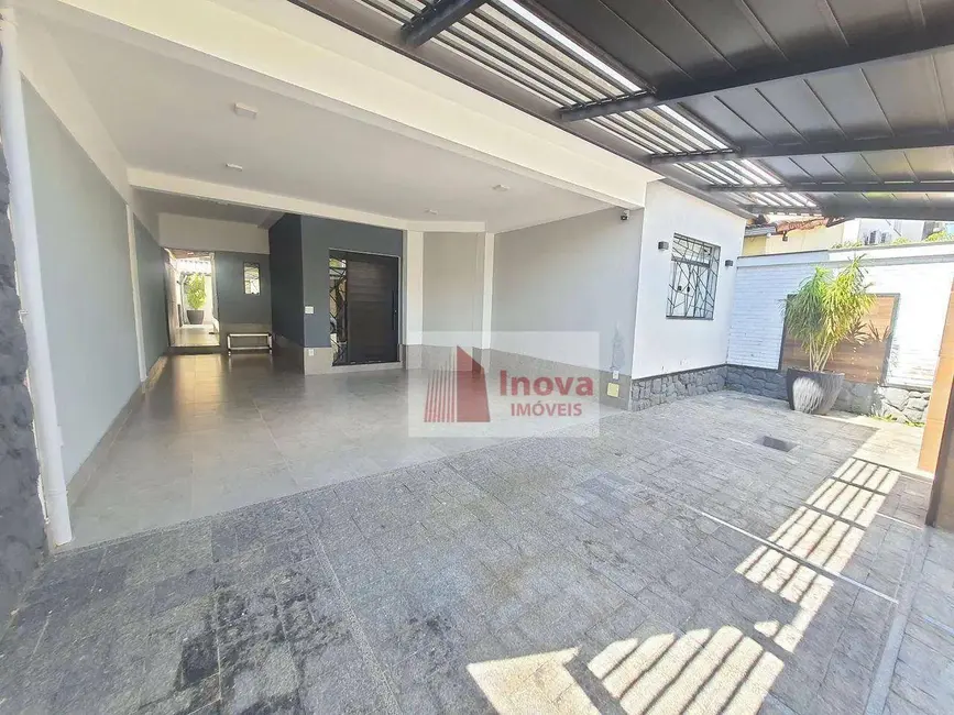 Foto 2 de Casa com 4 quartos à venda, 350m2 em São Pedro, Juiz De Fora - MG