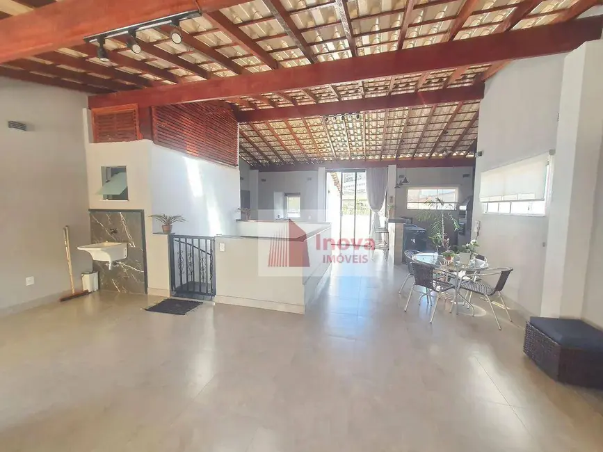 Foto 5 de Casa com 4 quartos à venda, 350m2 em São Pedro, Juiz De Fora - MG
