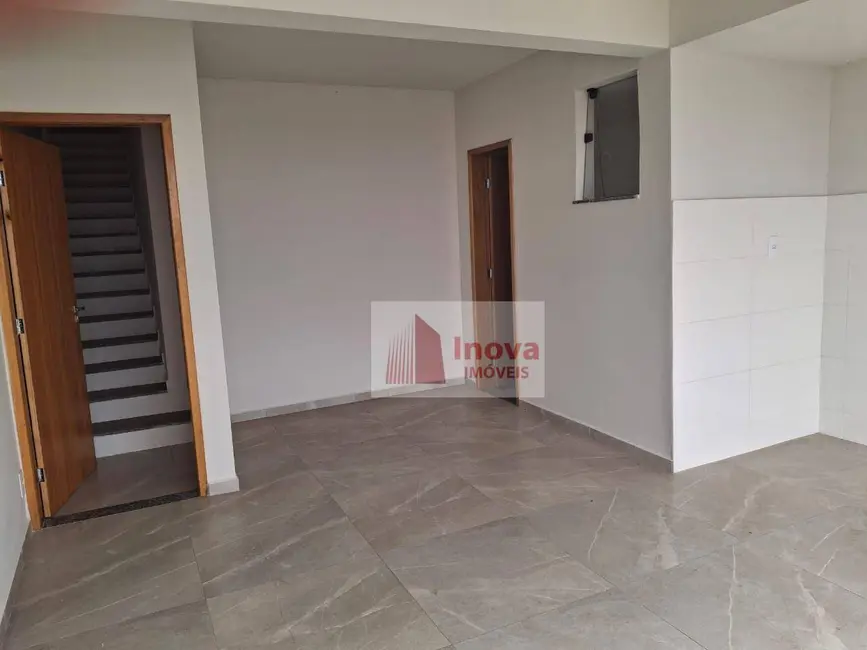 Foto 2 de Casa de Condomínio com 3 quartos à venda, 150m2 em São Pedro, Juiz De Fora - MG
