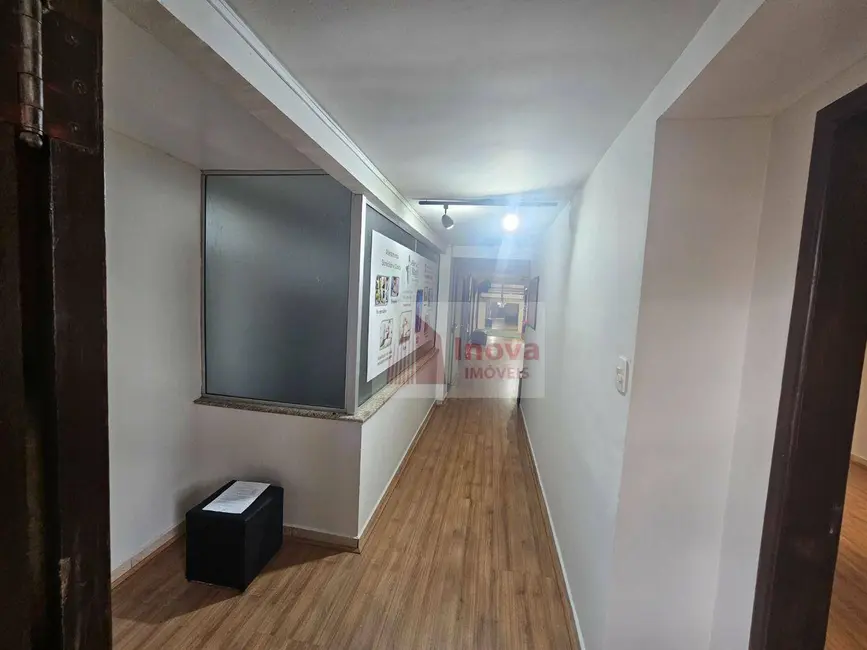 Foto 5 de Casa com 6 quartos à venda, 320m2 em Centro, Juiz De Fora - MG
