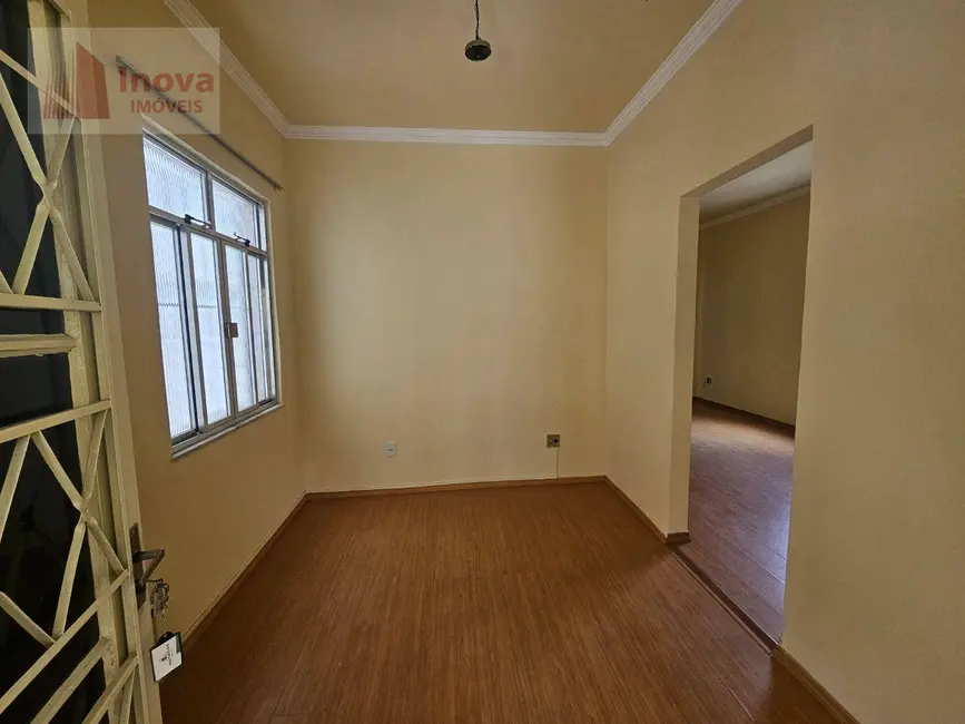 Foto 4 de Casa com 6 quartos à venda, 250m2 em São Mateus, Juiz De Fora - MG