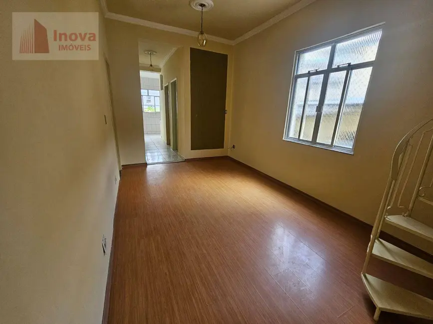 Foto 3 de Casa com 6 quartos à venda, 250m2 em São Mateus, Juiz De Fora - MG