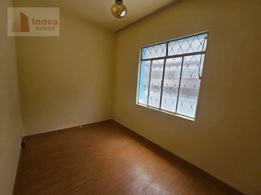 Foto 5 de Casa com 6 quartos à venda, 250m2 em São Mateus, Juiz De Fora - MG