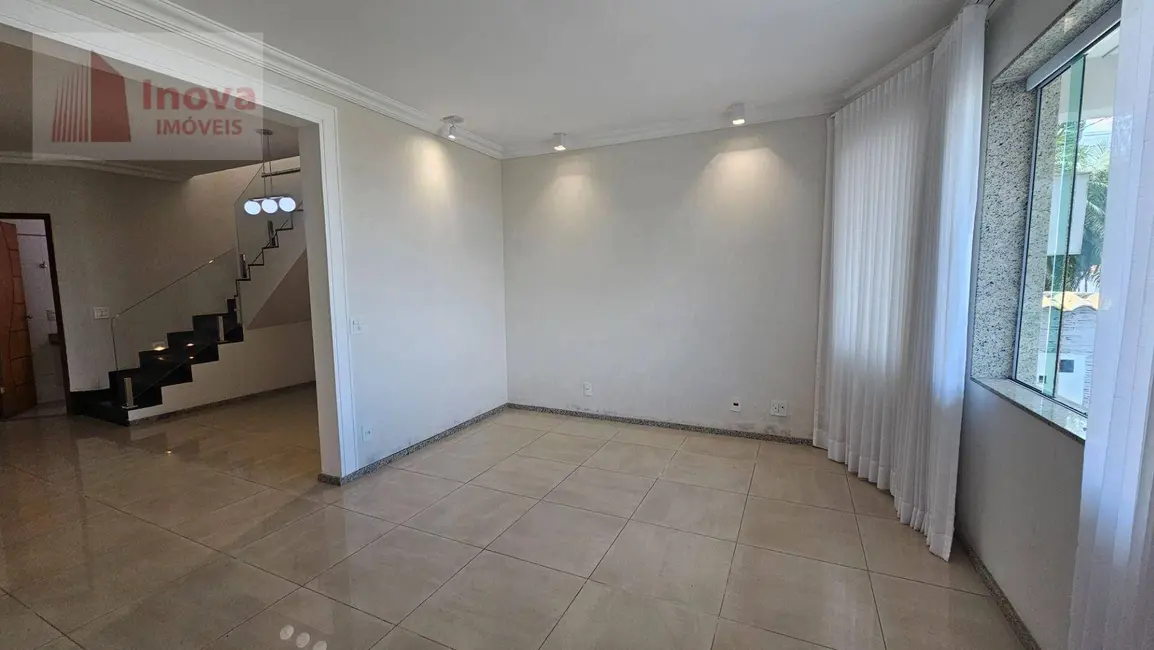 Foto 4 de Casa de Condomínio com 4 quartos à venda, 600m2 em Juiz De Fora - MG