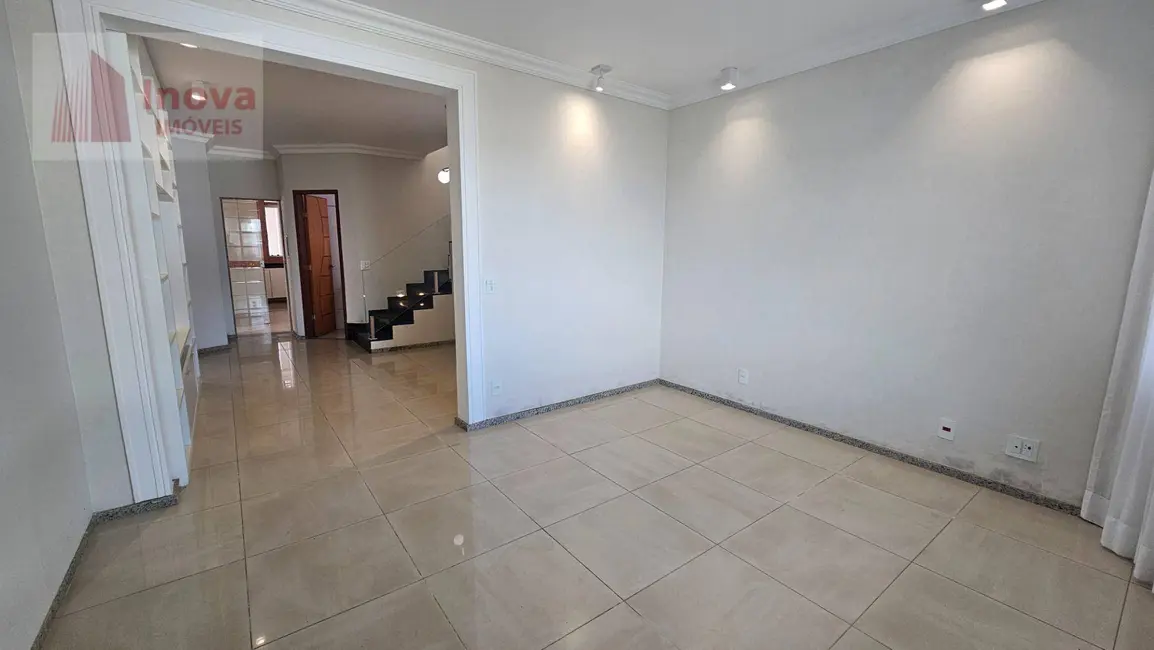 Foto 6 de Casa de Condomínio com 4 quartos à venda, 600m2 em Juiz De Fora - MG