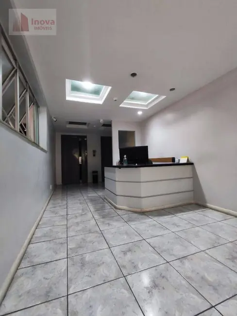 Apartamento com 3 quartos para alugar, 121m2 em Centro, Juiz De Fora - MG - imagem 5 Foto 5 de Apartamento com 3 quartos para alugar, 121m2 em Centro, Juiz De Fora - MG