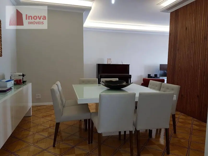 Apartamento com 3 quartos à venda, 152m2 em Centro, Juiz De Fora - MG - imagem 4 Foto 4 de Apartamento com 3 quartos à venda, 152m2 em Centro, Juiz De Fora - MG