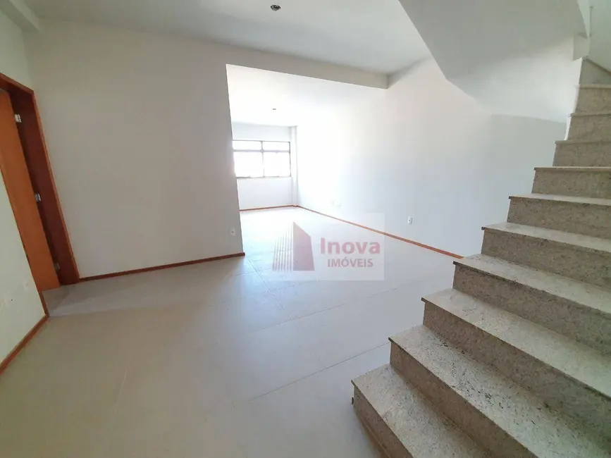 Cobertura com 3 quartos à venda, 220m2 em São Mateus, Juiz De Fora - MG - imagem 5 Foto 5 de Cobertura com 3 quartos à venda, 220m2 em São Mateus, Juiz De Fora - MG