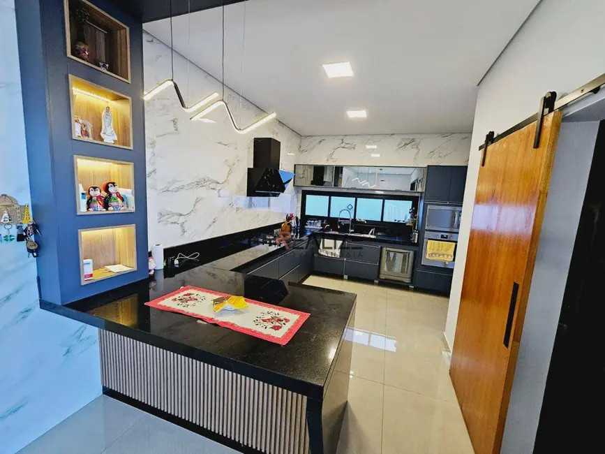 Foto 7 de Sobrado com 3 quartos à venda, 300m2 em Indaiatuba - SP