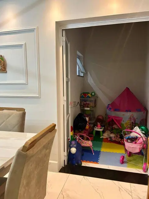 Casa com 3 quartos à venda, 250m2 em Jardim Santa Rita, Indaiatuba - SP - imagem 4 Foto 4 de Casa com 3 quartos à venda, 250m2 em Jardim Santa Rita, Indaiatuba - SP