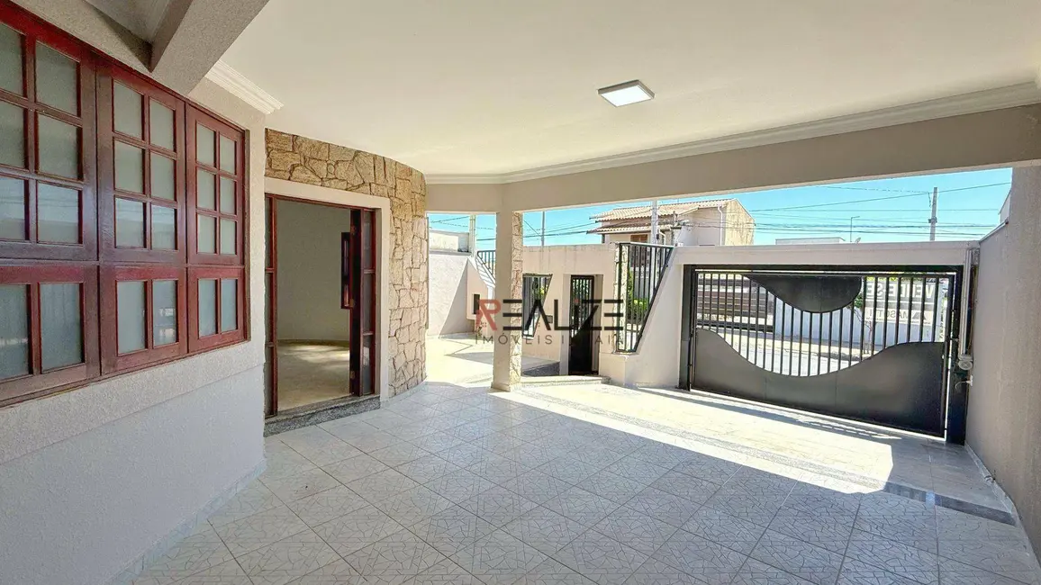 Foto 4 de Casa com 4 quartos à venda, 250m2 em Jardim Regina, Indaiatuba - SP