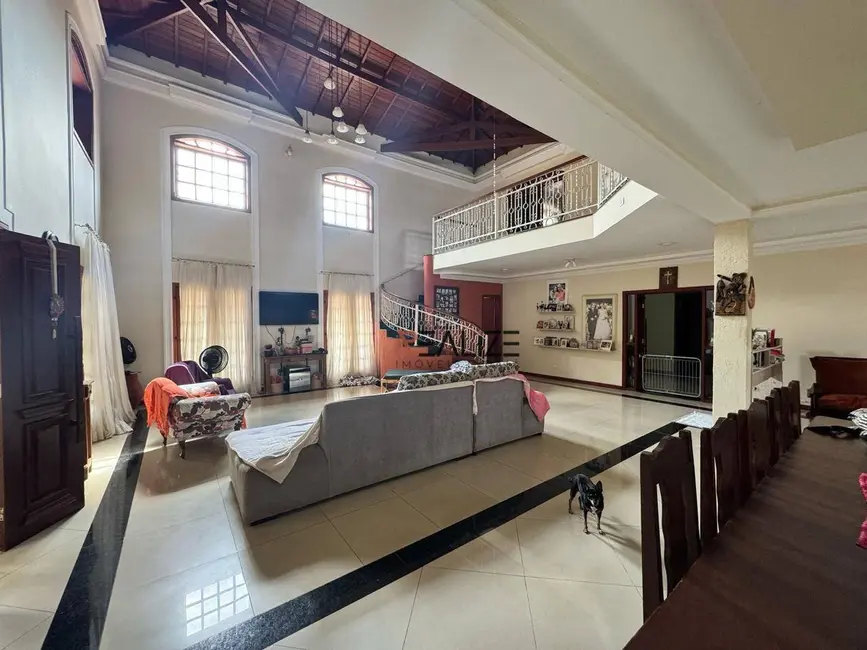 Foto 3 de Sobrado com 4 quartos à venda, 704m2 em Vila Suíça, Indaiatuba - SP