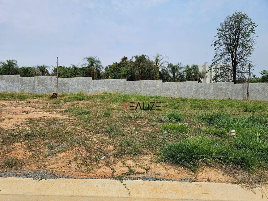 Foto 2 de Terreno / Lote à venda, 300m2 em Chácara Areal, Indaiatuba - SP
