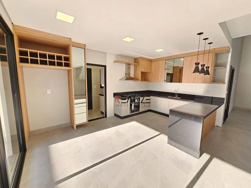 Foto 9 de Sobrado com 3 quartos à venda, 300m2 em Jardins Di Roma, Indaiatuba - SP