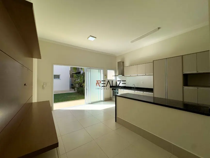 Sobrado com 3 quartos à venda, 360m2 em Jardim Residencial Dona Lucilla, Indaiatuba - SP - imagem 4 Foto 4 de Sobrado com 3 quartos à venda, 360m2 em Jardim Residencial Dona Lucilla, Indaiatuba - SP