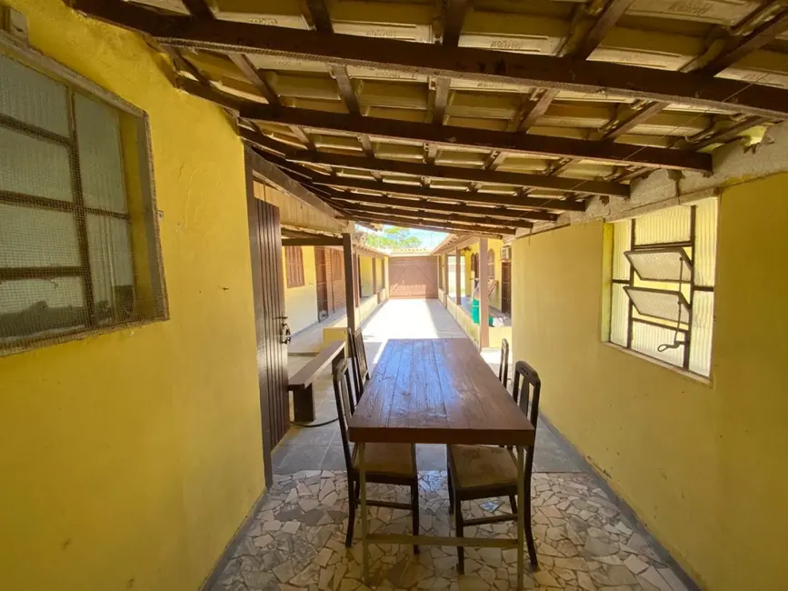 Casa com 2 quartos à venda, 360m2 em Balneário das Conchas, Sao Pedro Da Aldeia - RJ - imagem 6 Foto 6 de Casa com 2 quartos à venda, 360m2 em Balneário das Conchas, Sao Pedro Da Aldeia - RJ