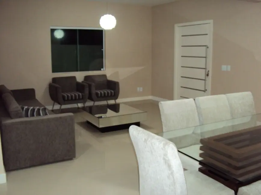 Casa com 4 quartos à venda, 360m2 em Bela Vista, Sao Pedro Da Aldeia - RJ - imagem 5 Foto 5 de Casa com 4 quartos à venda, 360m2 em Bela Vista, Sao Pedro Da Aldeia - RJ