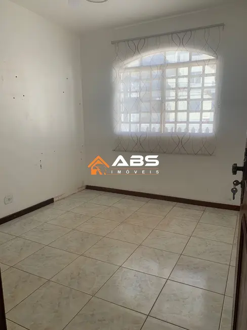 Casa com 5 quartos à venda, 200m2 em Residencial Santos Dumont (Santa Maria), Brasilia - DF - imagem 4 Foto 4 de Casa com 5 quartos à venda, 200m2 em Residencial Santos Dumont (Santa Maria), Brasilia - DF