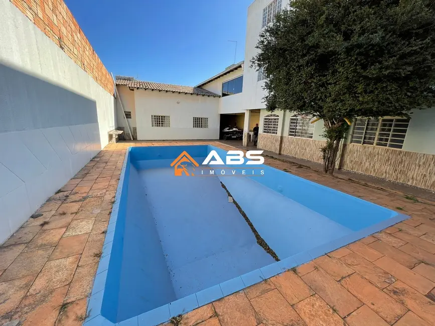 Casa com 4 quartos à venda, 360m2 em Valparaiso I - Etapa E, Valparaiso De Goias - GO - imagem 6 Foto 6 de Casa com 4 quartos à venda, 360m2 em Valparaiso I - Etapa E, Valparaiso De Goias - GO